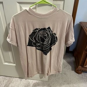 Free people rose boyfriend tee shirt sz small
